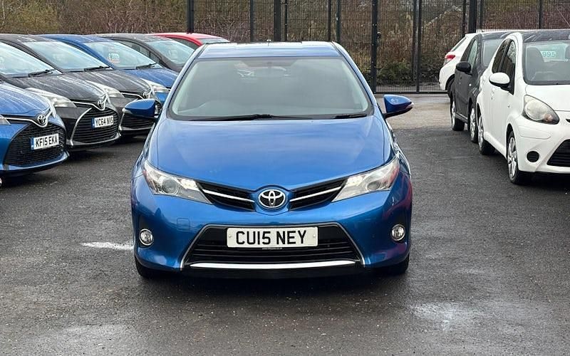 Used Toyota Auris 132 HP (97 kW) 2014 Hatchback