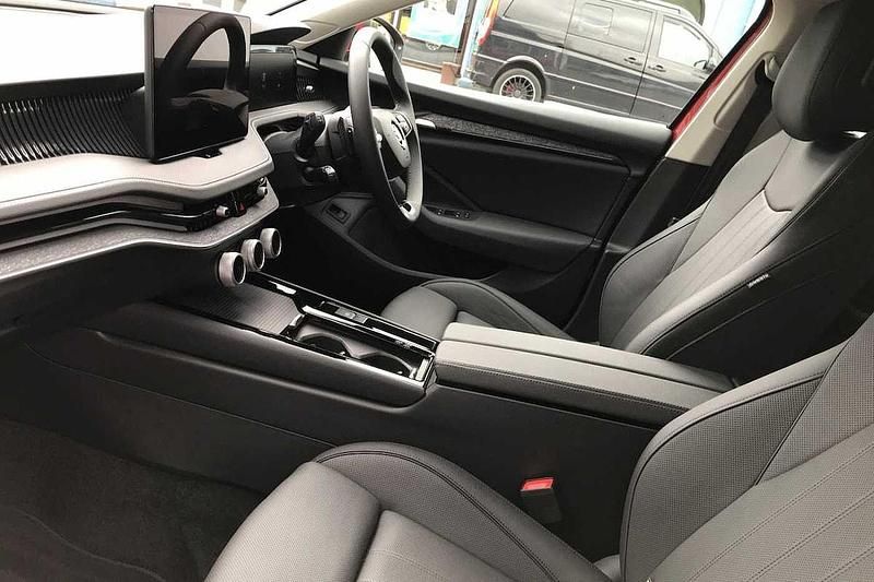 New Skoda Superb SE L 150 HP (110 kW) 2025 Carmine red metallic Hatchback