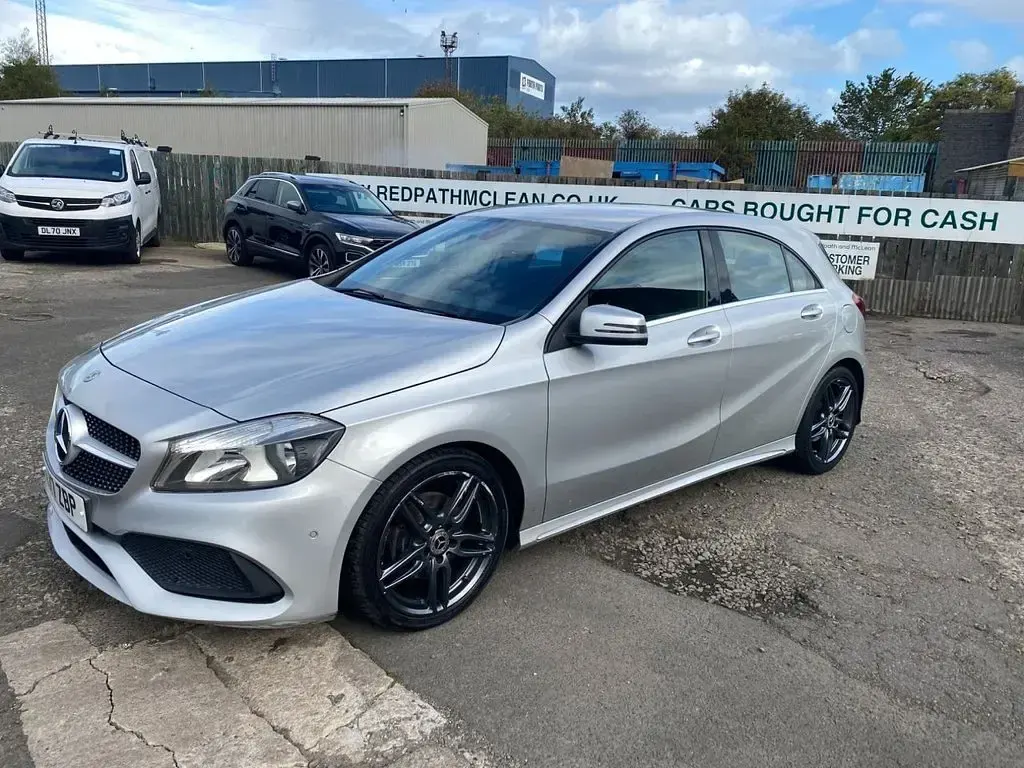 Used Mercedes A180 Executive 122 HP (89 kW) 2017 Silver Hatchback