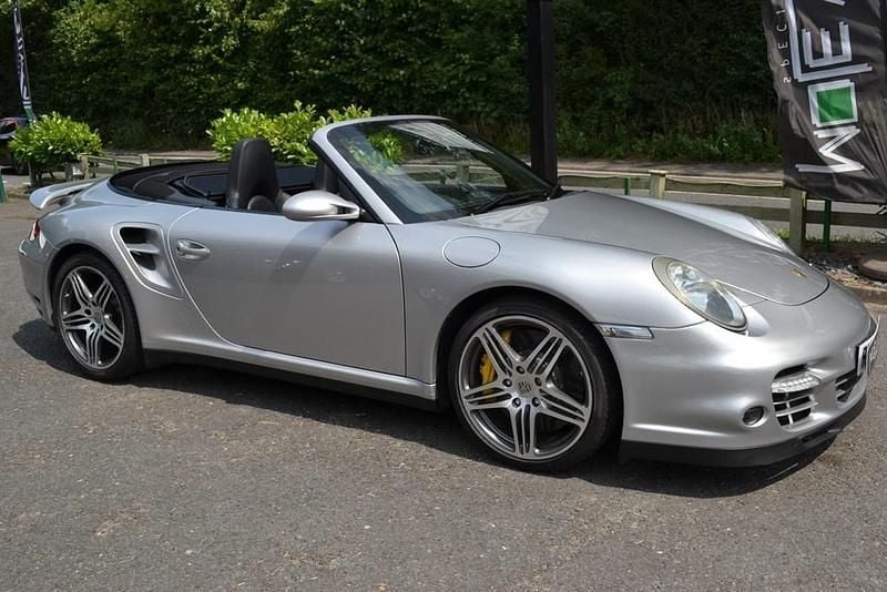 Usado Porsche 911 Turbo Cabriolet 480 HP (353 kW) 2008 Prateado Cabrios