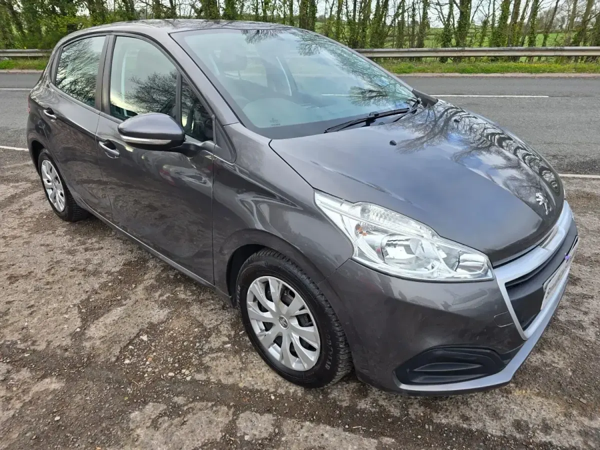 Second-hand Peugeot 208 Access 100 CP (73 kW) 2018 Gri Hatchback