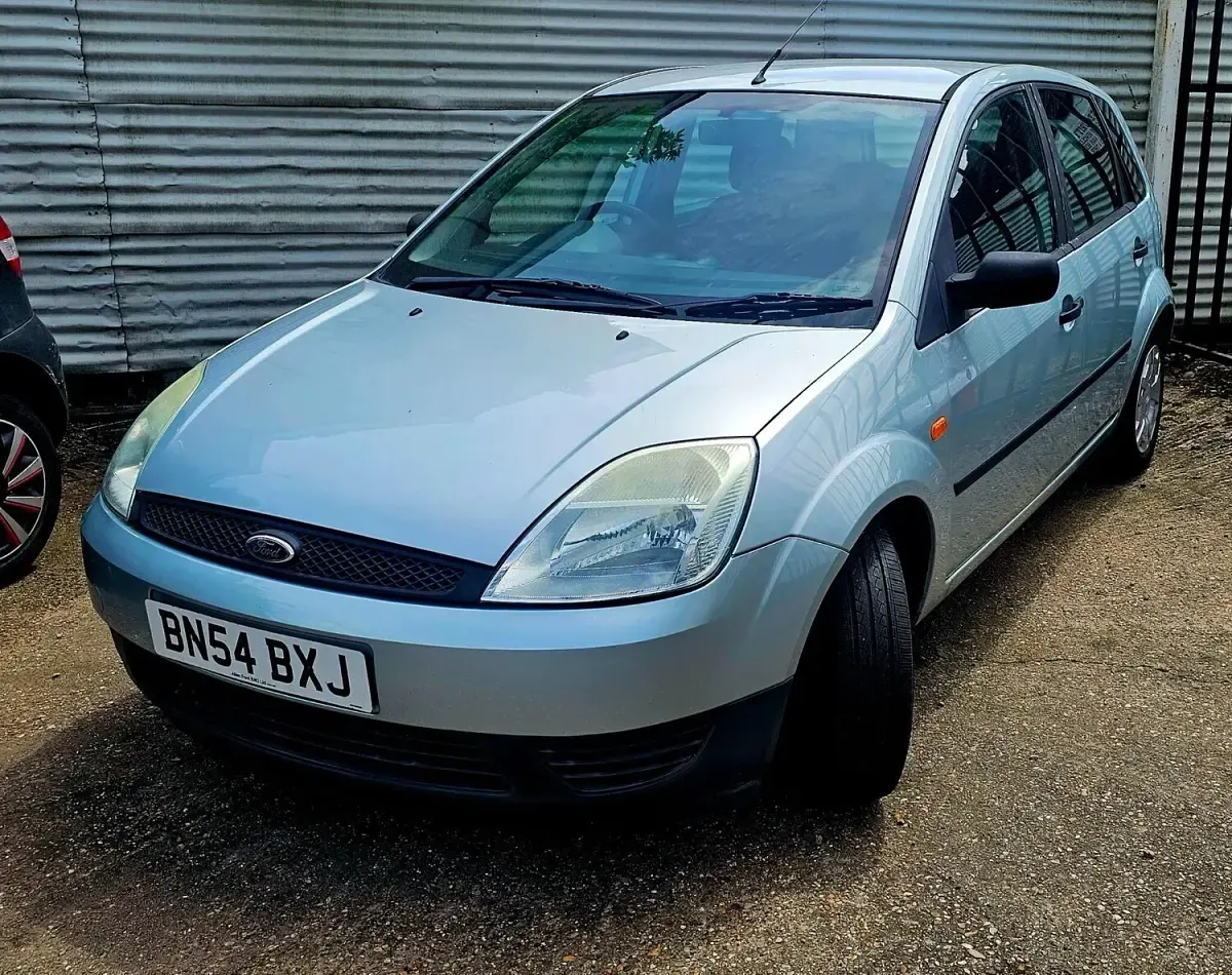Used Ford Fiesta 75 HP (55 kW) 2004 Green Hatchback