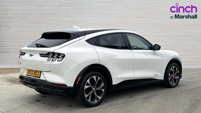 Used Ford Mustang Mach-E Standard Range 197 kW (269 HP) 2022 White SUV