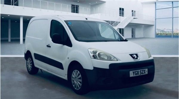 White Used 2011 Peugeot Partner S MPV | £3,495 (Fair price) - Image 1/1