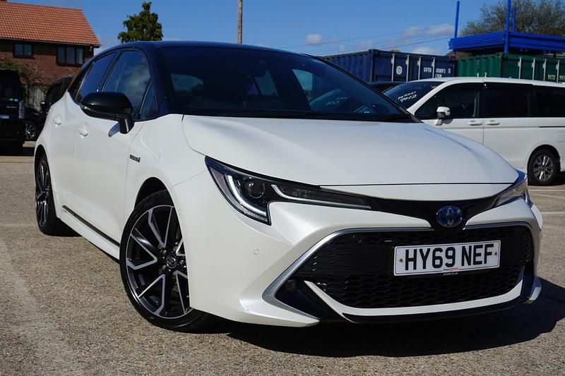 Używany Toyota Corolla 2019 Biały Hatchback