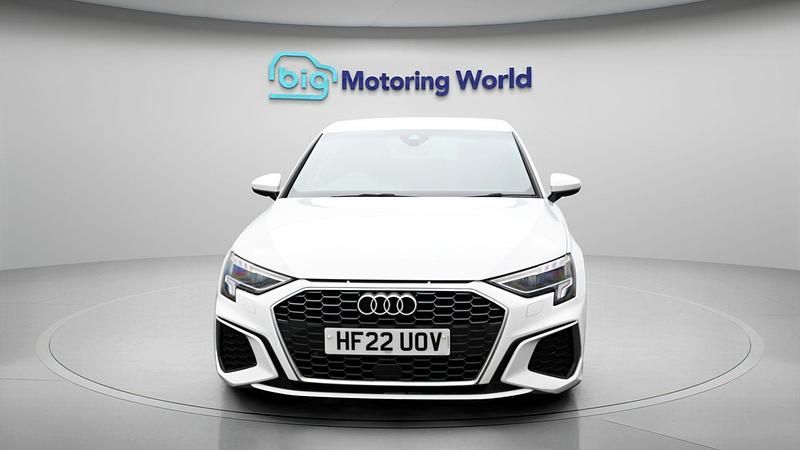 Begagnad Audi A3 S-Line 148 HK (108 kW) 2022 Vit Sedan