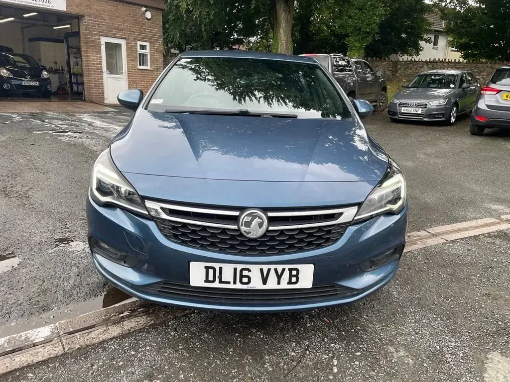 Used Vauxhall Astra SRi 150 HP (110 kW) 2016 Blue Hatchback