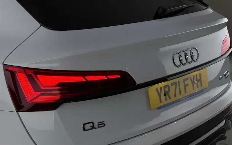 Used Audi Q5 Sportback 299 HP (219 kW) 2021 White SUV