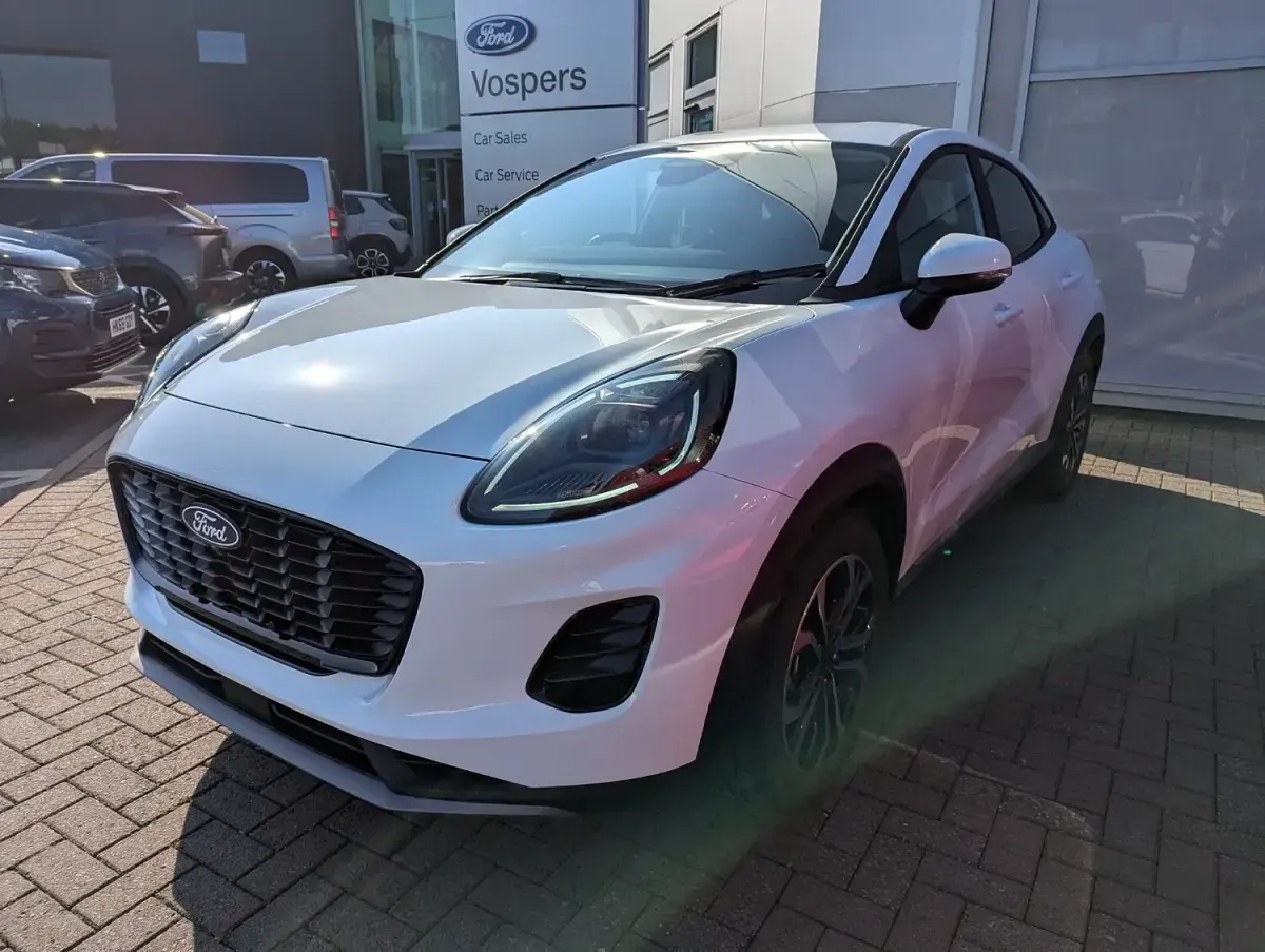 New Ford Puma Titanium 125 HP (91 kW) 2025 Hatchback