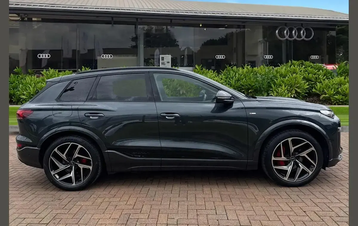 Used Audi Q6 e-tron Performance 225 kW (306 HP) 2025 Grey SUV