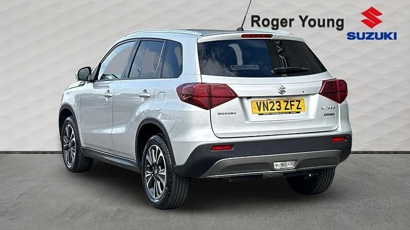 Second-hand Suzuki Vitara SZ5 129 CP (94 kW) 2023 Argintiu SUV