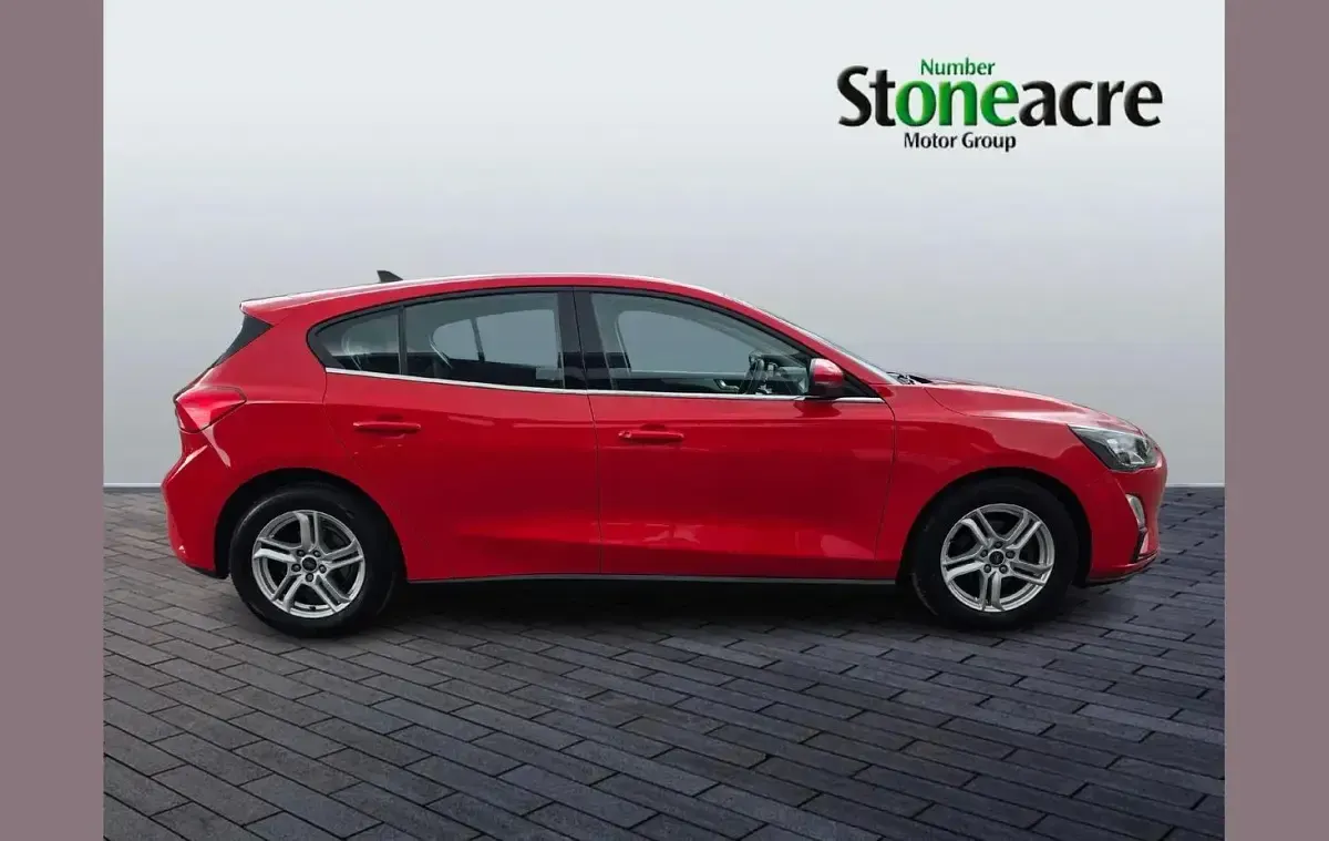 Used Ford Focus Zetec 117 HP (86 kW) 2021 Red Hatchback