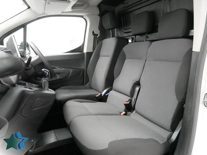 Usado Vauxhall Combo Sportive 100 HP (73 kW) 2021 Branco Monovolume