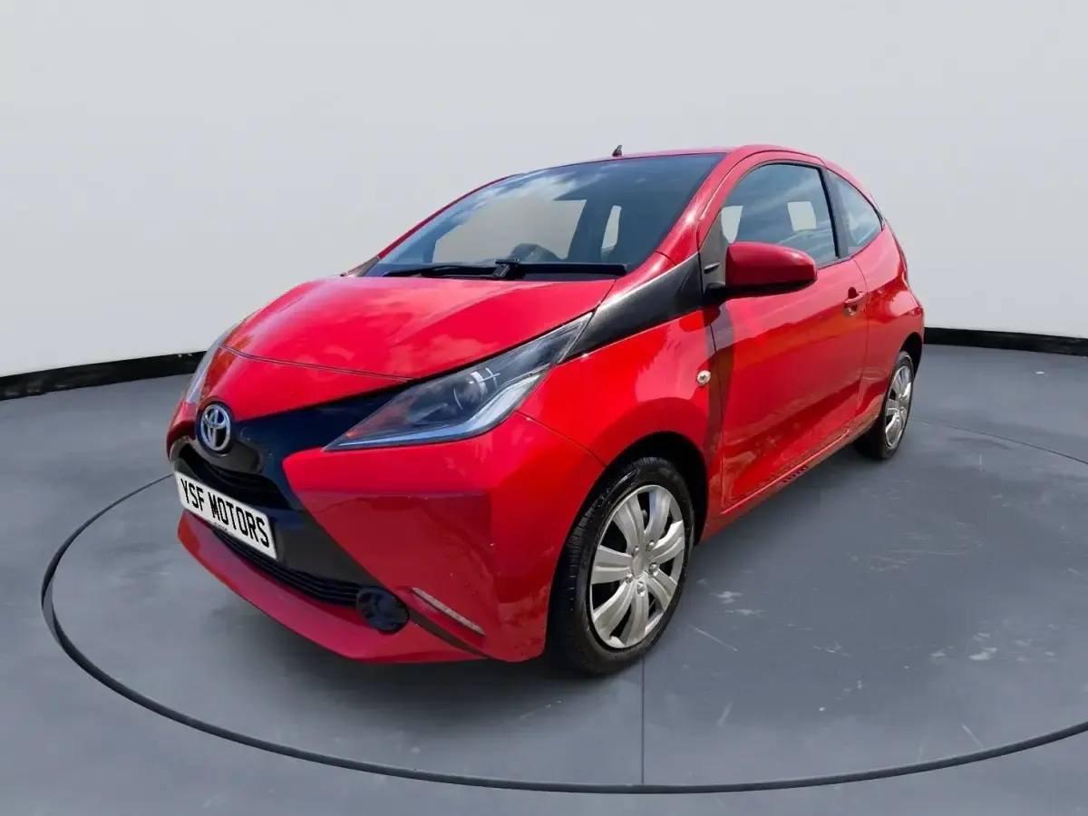 Used Toyota Aygo X-play 2018 Red Hatchback