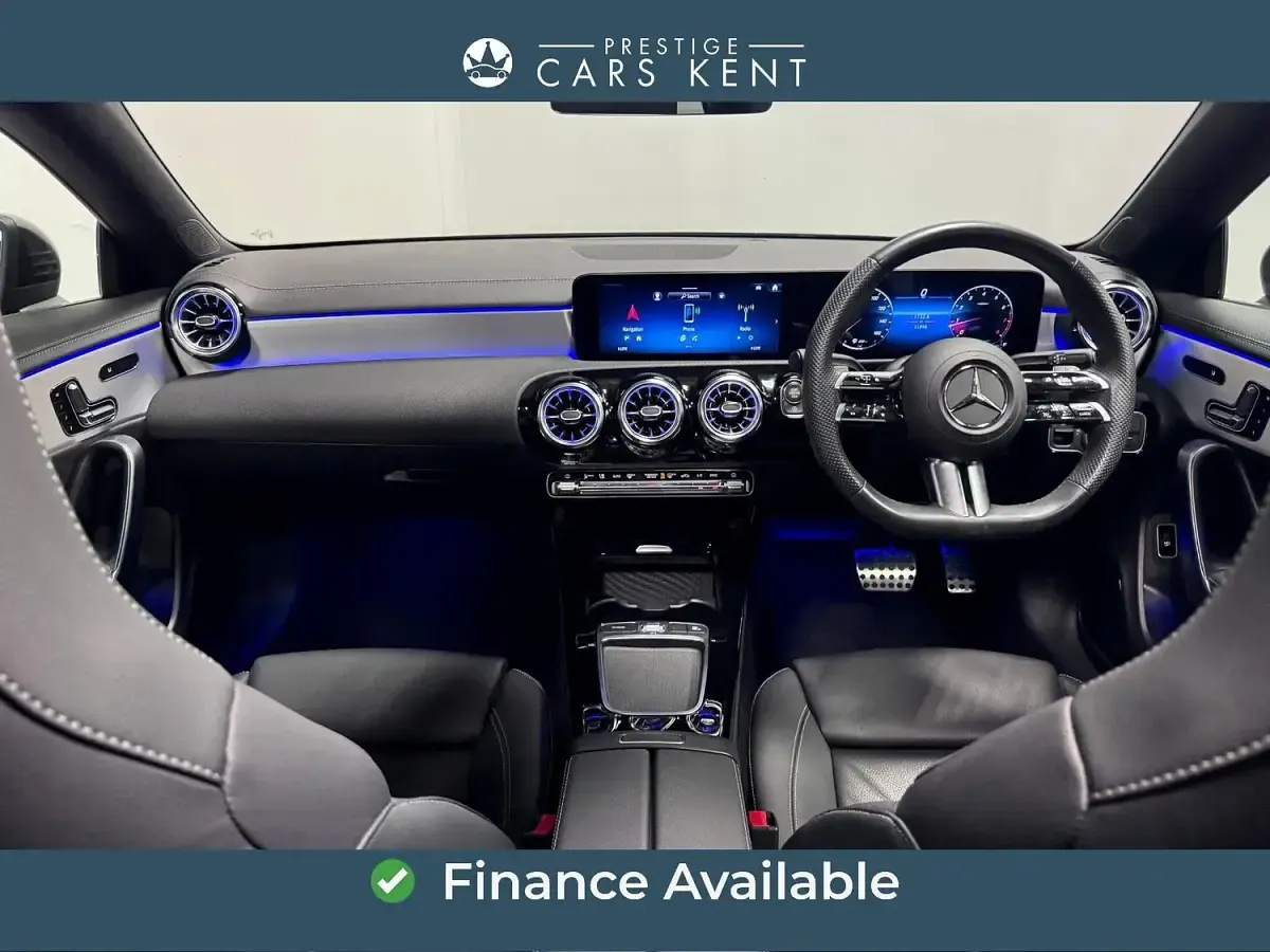 Begagnad Mercedes CLA180 AMG Line Premium Plus 2023 Svart Sedan
