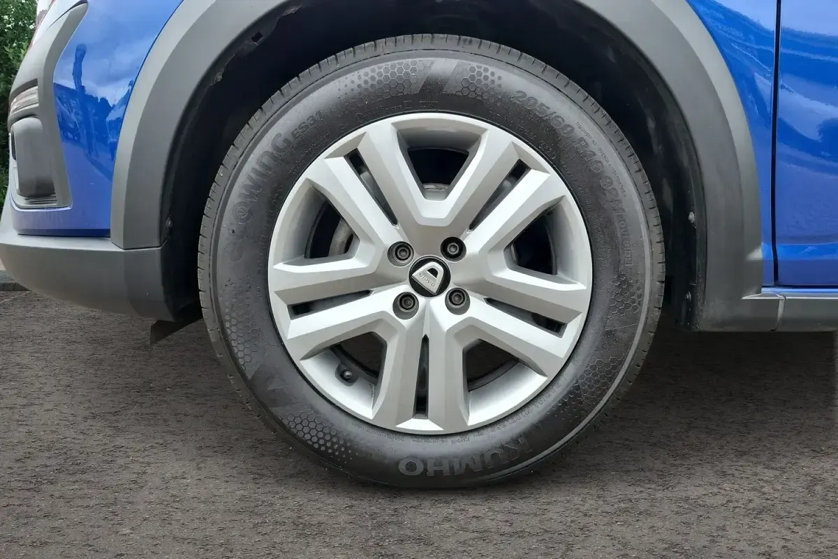 Used Dacia Sandero Comfort 90 HP (66 kW) 2021 Blue Hatchback
