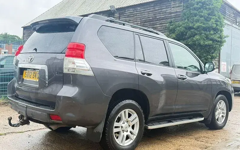 Used Toyota Land Cruiser 190 HP (139 kW) 2012 Estate