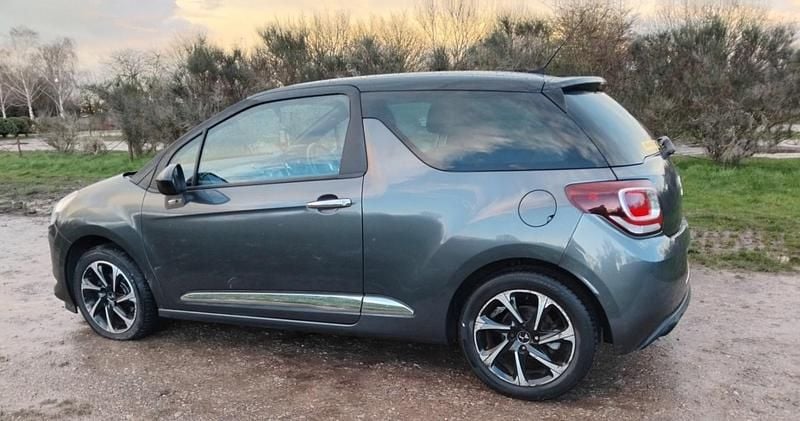 Used DS Automobiles DS3 Elegance 2016 Grey Hatchback