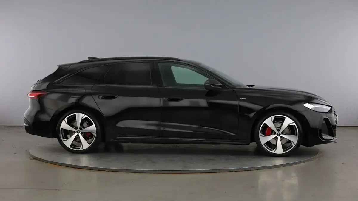 Used Audi A5 Advanced 147 HP (108 kW) 2025 Black Estate