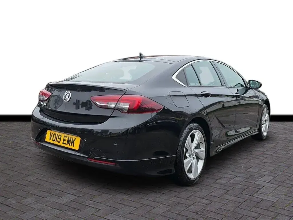 Used Vauxhall Insignia SRi 165 HP (121 kW) 2019 Black Hatchback