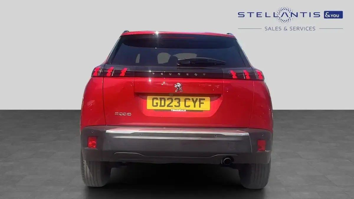 Used Peugeot 2008 Allure+ 100 HP (73 kW) 2023 Red SUV