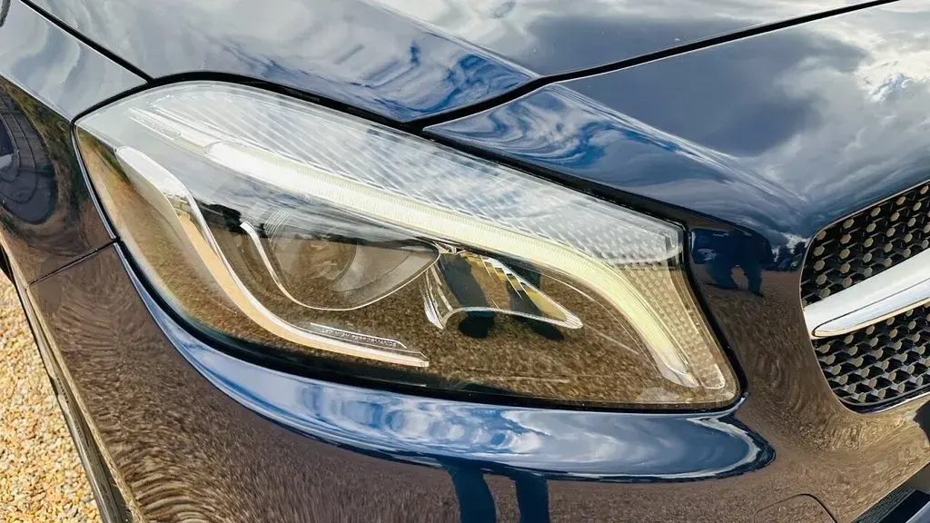 Used Mercedes A180 Sport Edition 120 HP (88 kW) 2018 Blue Hatchback