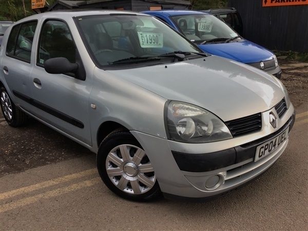 Silver Used 2004 Renault Clio II Expression Hatchback | £1,990 (Fair price) - Image 1/1