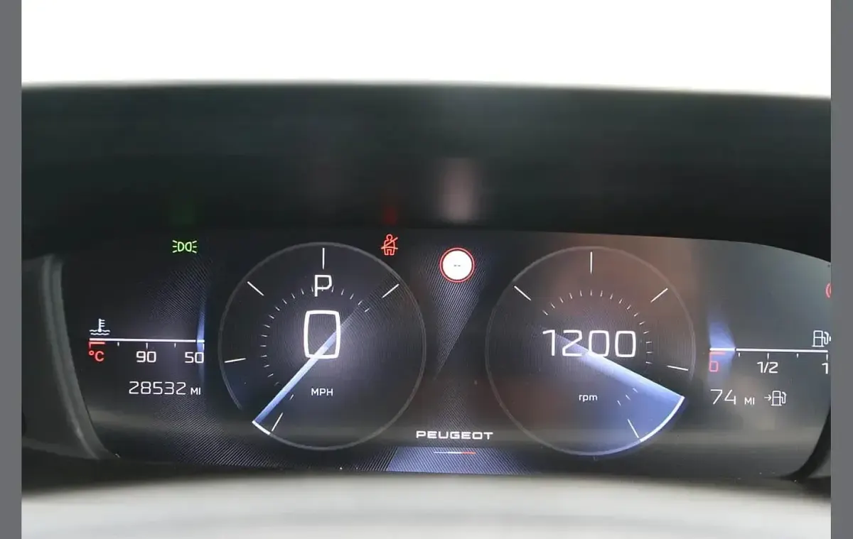 Used Peugeot 308 Allure 129 HP (94 kW) 2022 Grey Hatchback