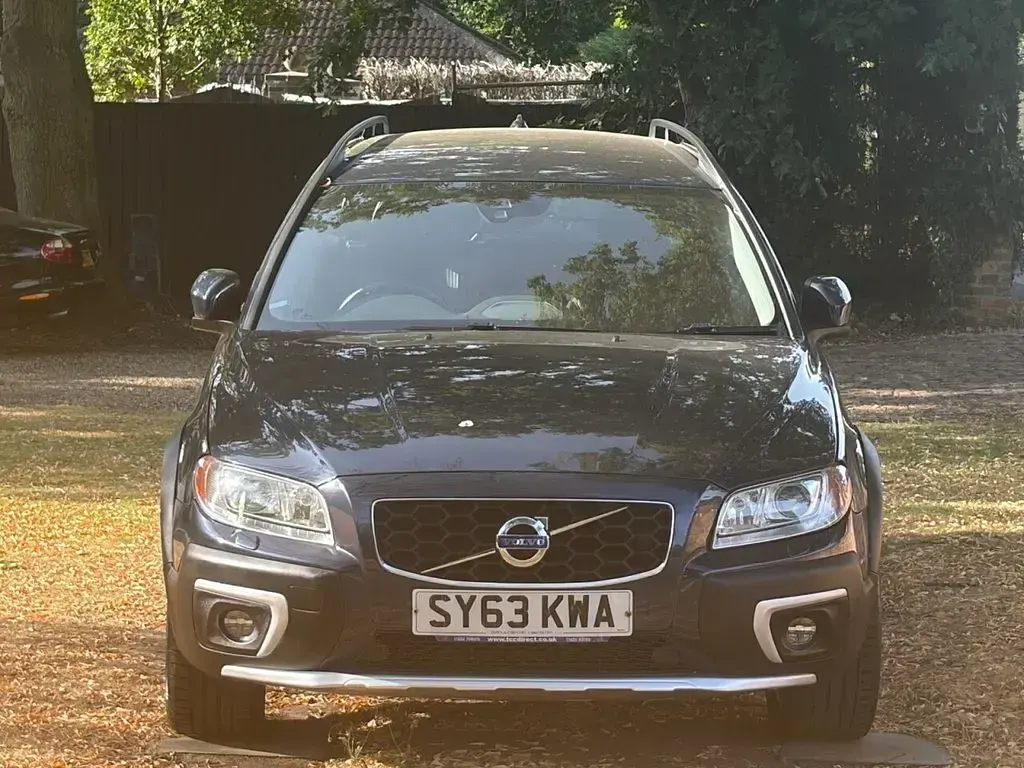 Used Volvo XC70 SE Lux 2013 Blue Estate