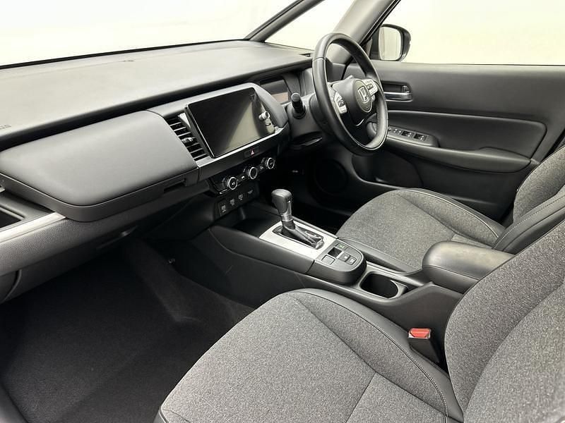 Used Honda Jazz Advance 2023 White Hatchback