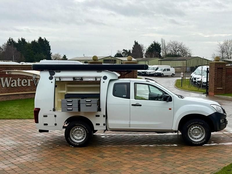 Used Isuzu D-Max 2017 White Pickup