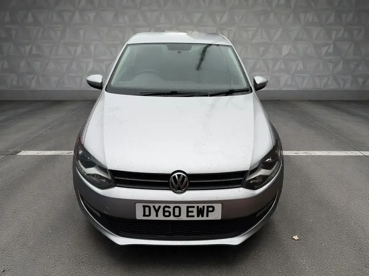 Used VW Polo 70 HP (51 kW) 2010 Silver Hatchback