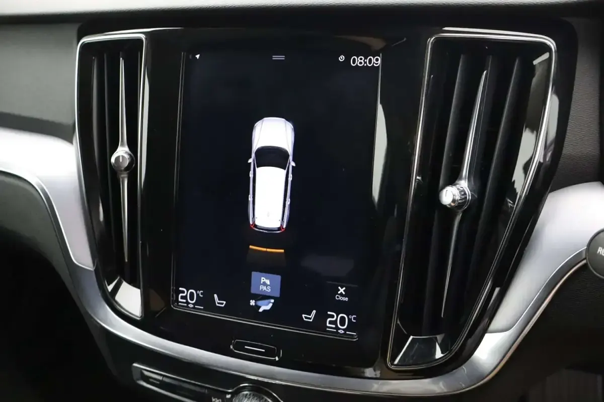 Used Volvo V60 Momentum 150 HP (110 kW) 2018 Grey Estate