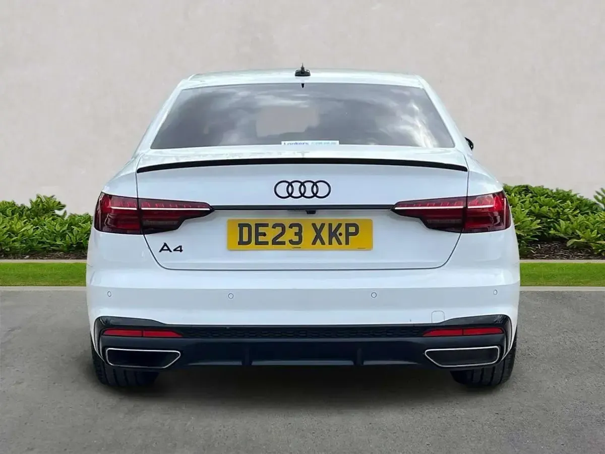 Used Audi A4 Black Edition 163 HP (119 kW) 2023 White Sedan