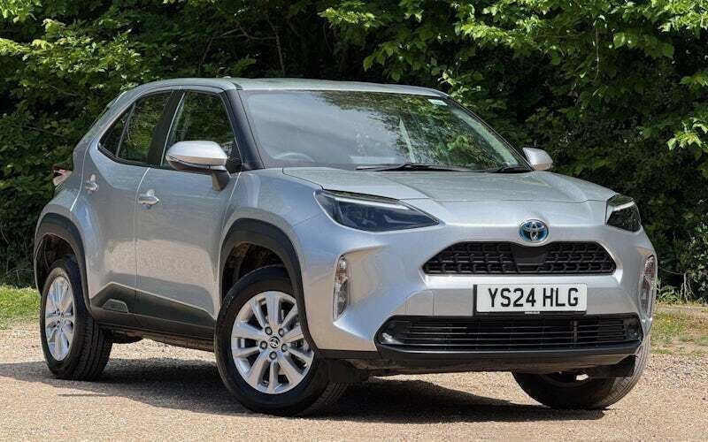 Silver Used 2024 Toyota Yaris Hybrid Estate | £22,270 (Good price) - Image 1/4