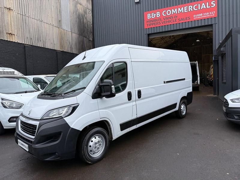 White Used 2023 Peugeot Boxer Premium Van | £13,995 (Super price) - Image 1/3