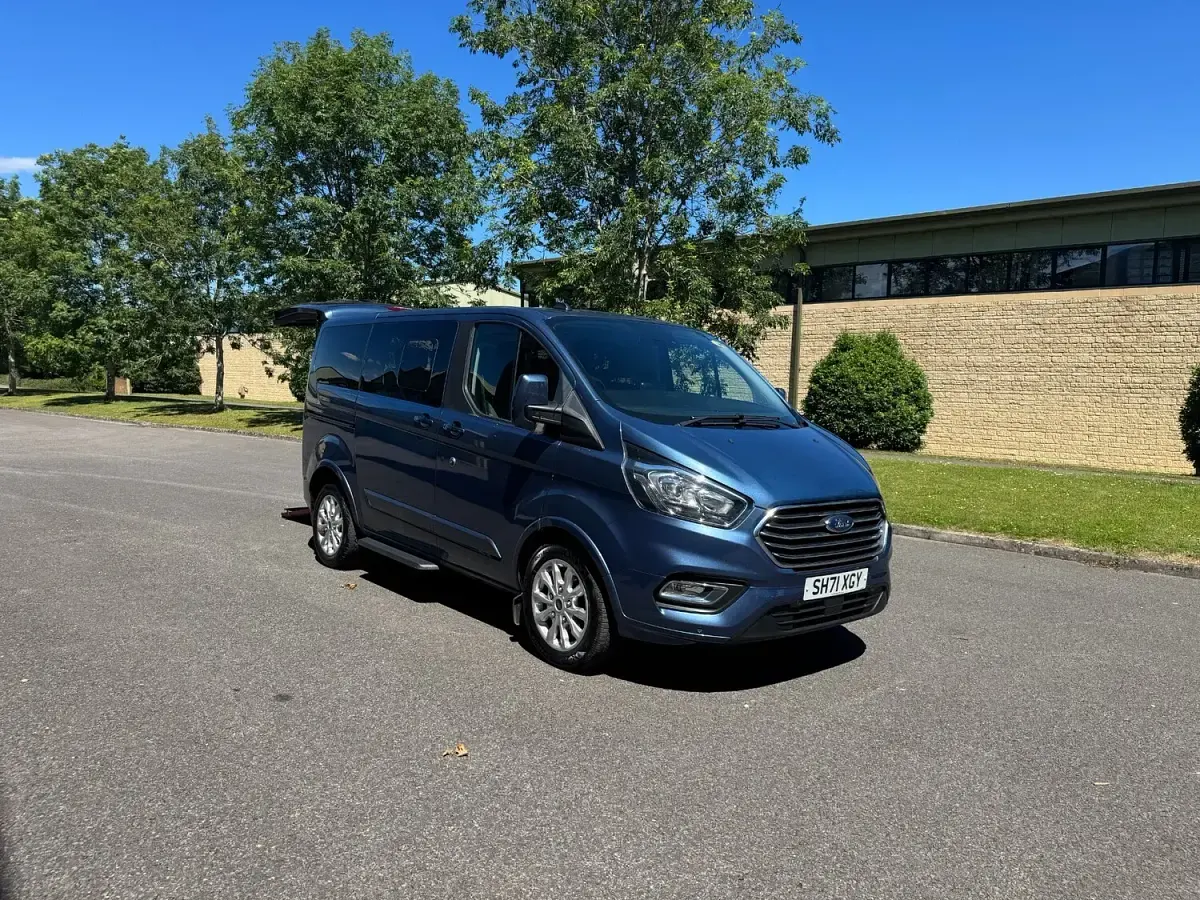Used Ford Tourneo Custom Titanium 2022 Blue Van