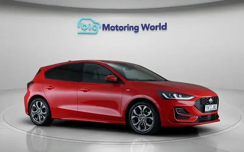 Used Ford Focus ST-Line 125 HP (91 kW) 2023 Red Hatchback