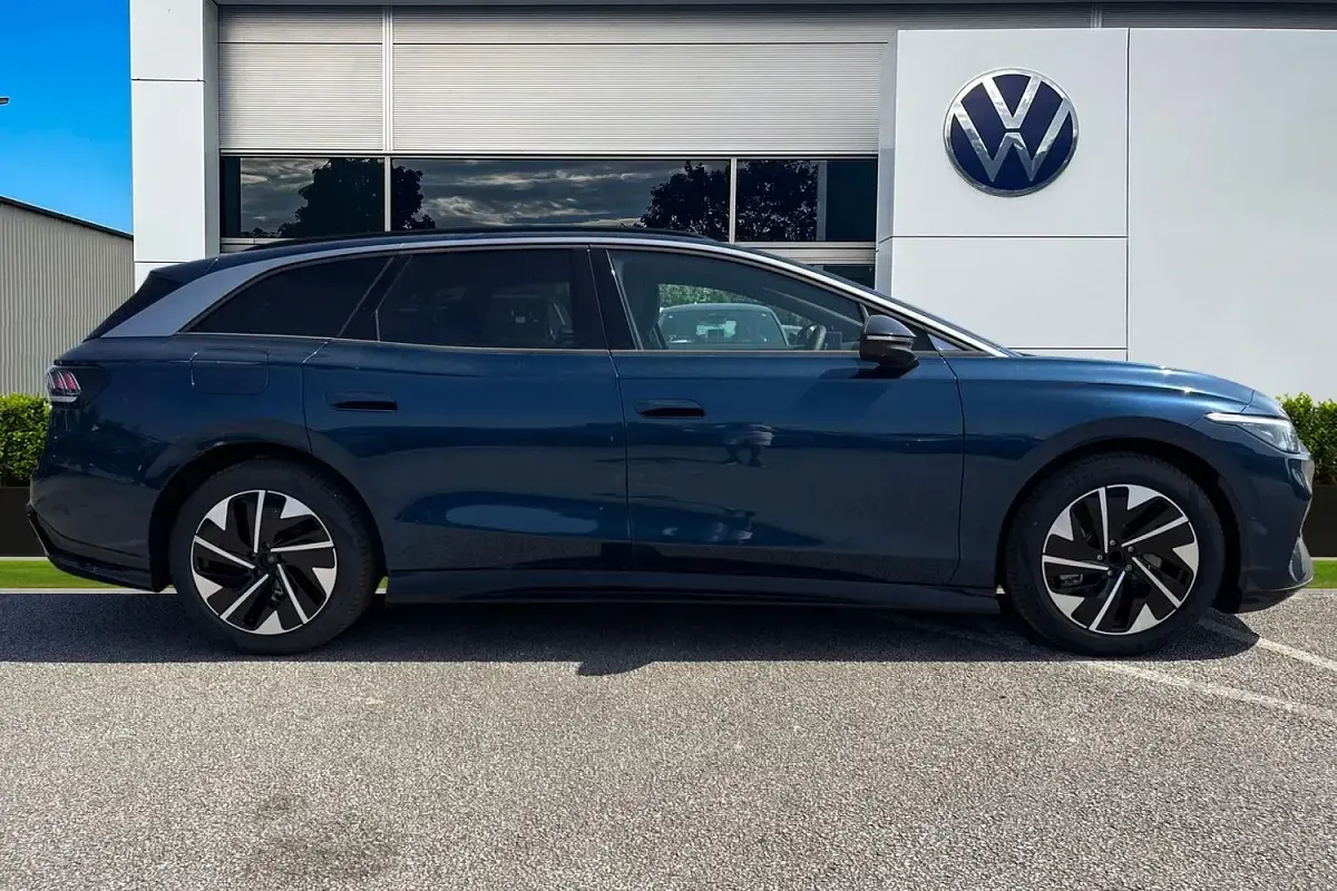 New VW ID.7 Pro 77 kW (105 HP) 2026 Blue Estate