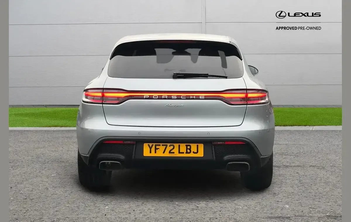 Used Porsche Macan 261 HP (191 kW) 2022 Silver SUV