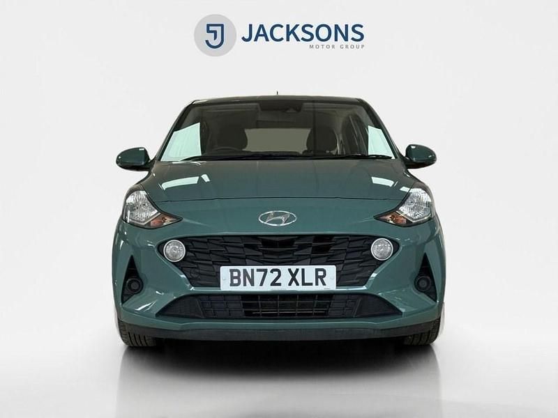 Used Hyundai i10 SE 67 HP (49 kW) 2023 Green Hatchback