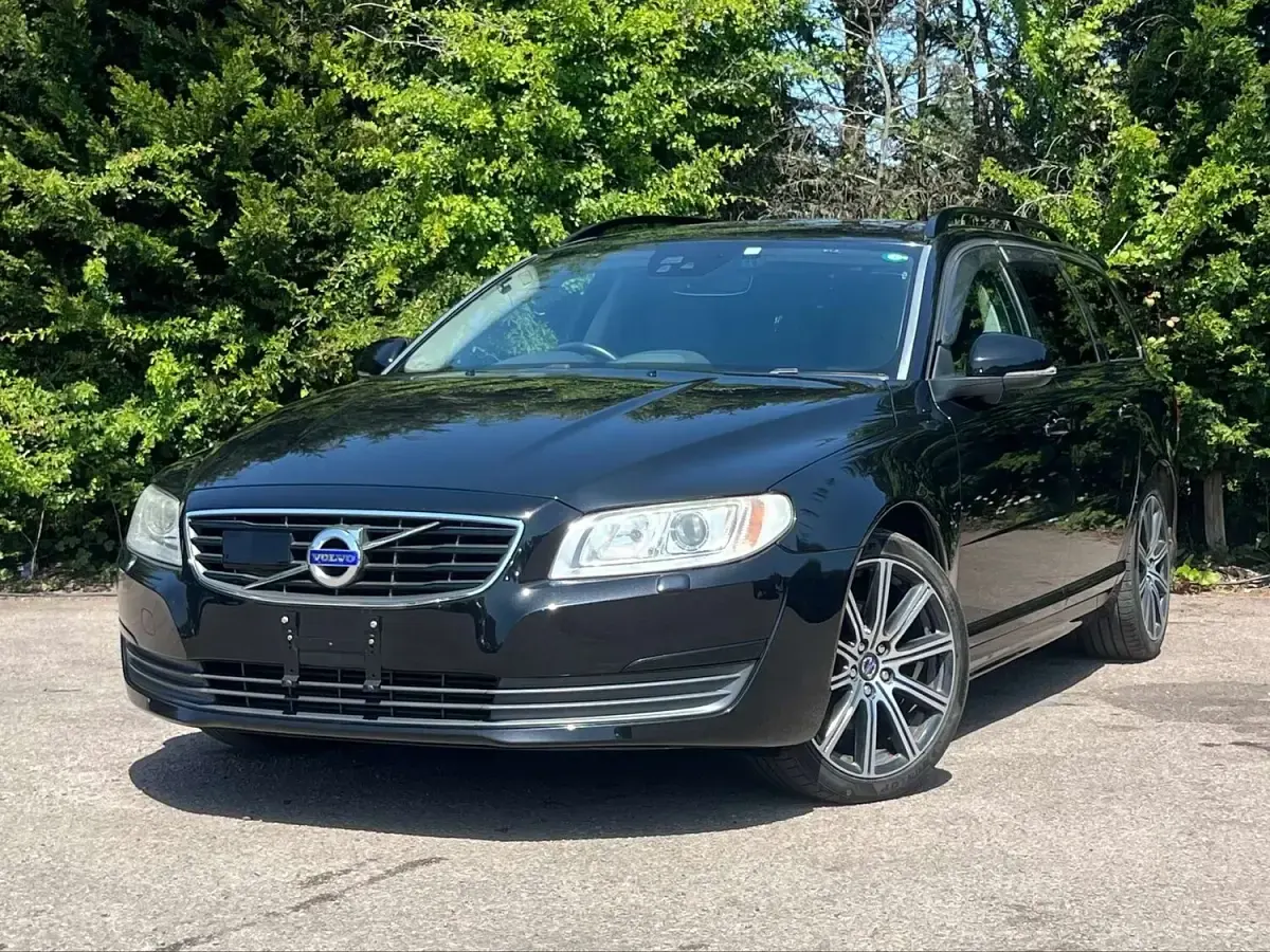 Used Volvo V70 Dynamic 2015 Black Estate