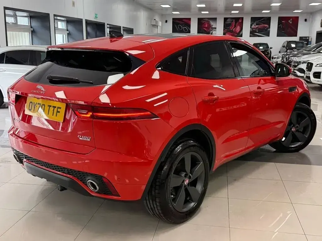 Begagnad Jaguar E-Pace Chequered Flag 180 HK (132 kW) 2020 Röd SUV