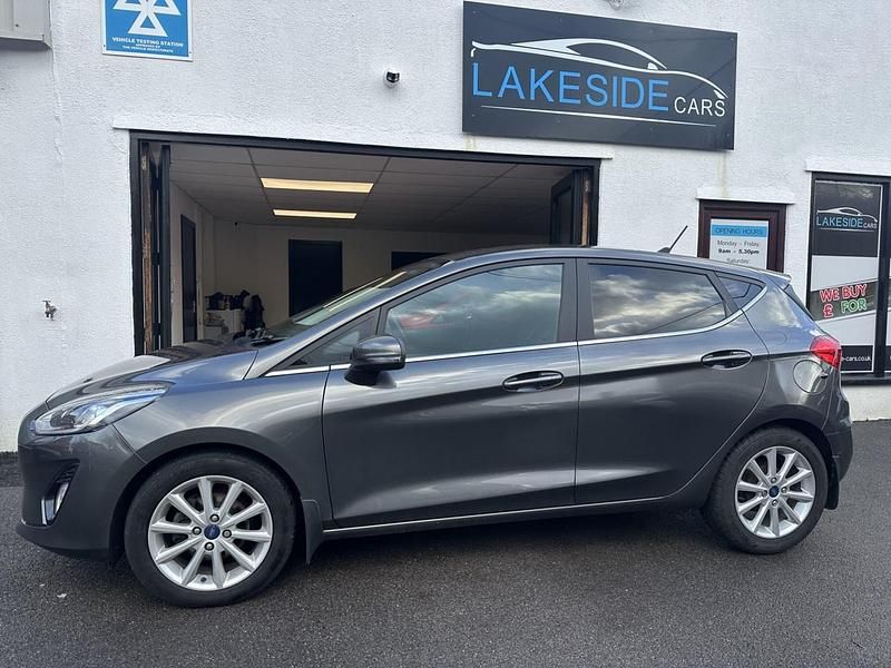 Used Ford Fiesta Titanium 100 HP (73 kW) 2019 Grey Hatchback