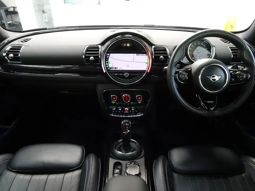 Used Mini Cooper Clubman Exclusive 192 HP (141 kW) 2018 Maroon Estate