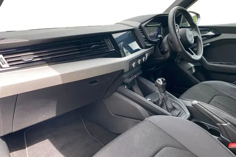 Used Audi A1 Sportback S-Line 148 HP (108 kW) 2019 Mythos black Hatchback
