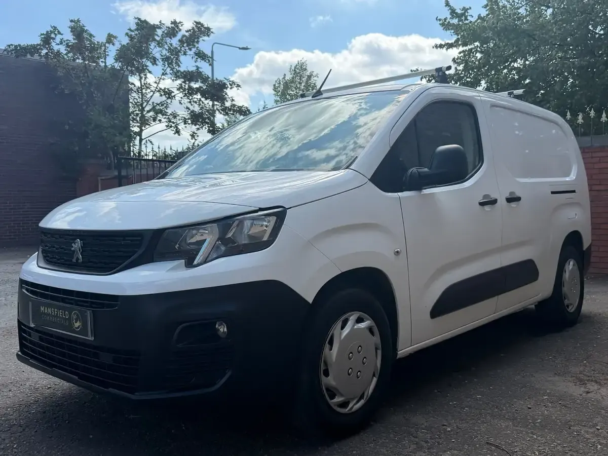 Used Peugeot Partner 131 HP (96 kW) 2019 White MPV