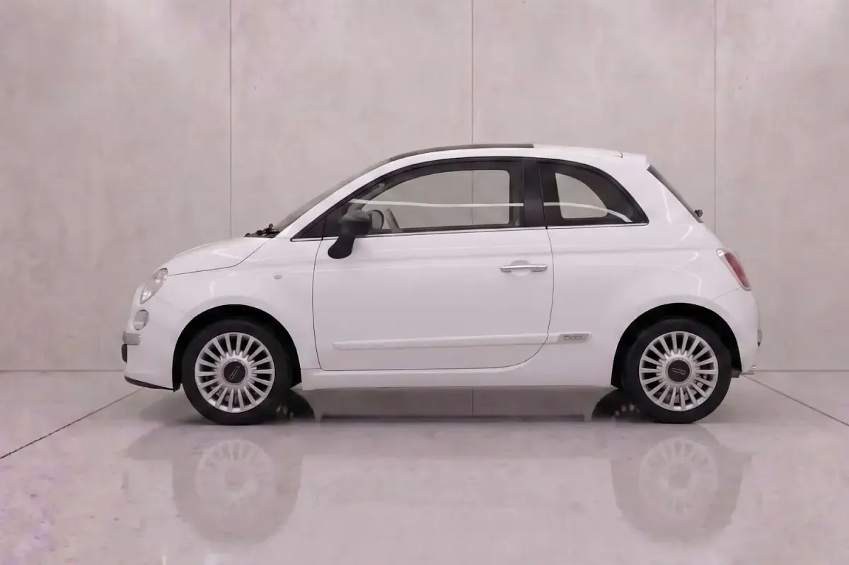 Used Fiat 500 Lounge 69 HP (50 kW) 2012 White Hatchback