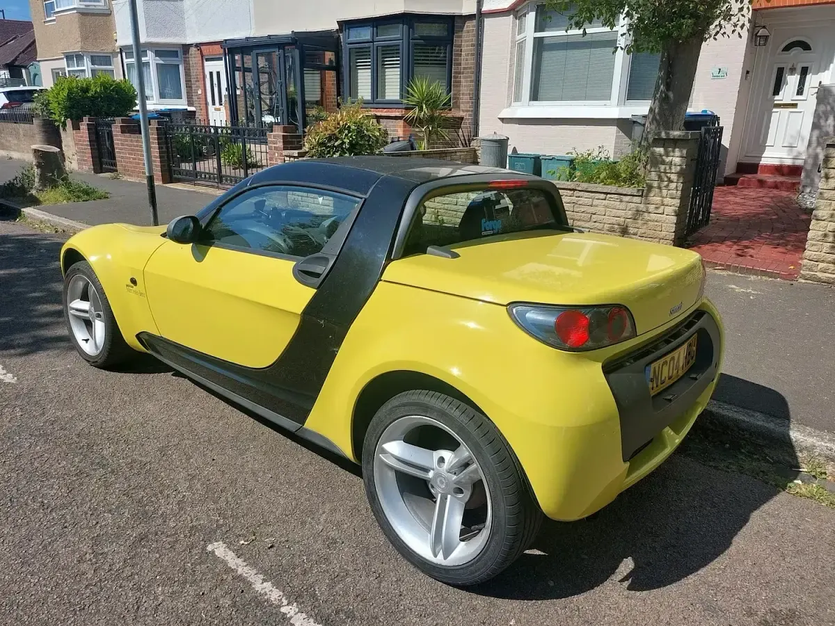 Used Smart Roadster 101 HP (74 kW) 2004 Yellow Cabriolet