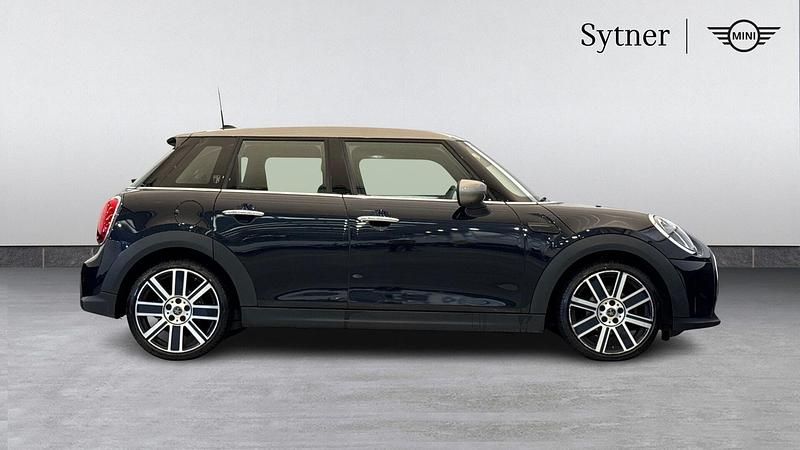 Używany Mini Cooper Exclusive 134 KM (98 kW) 2023 Czarny Hatchback
